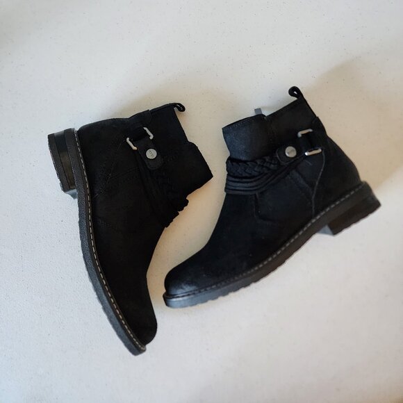 Earth Black Suede Bootie "NEW" - Picture 9 of 16